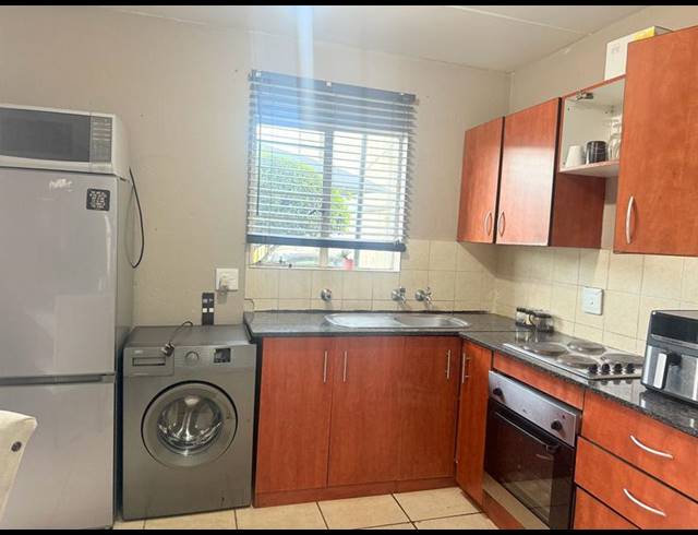 2 BEDROOM APARTMENT FOR SALE IN KLIPPOORTJIE